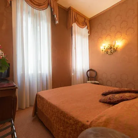 Lisbona Hotel Benátky