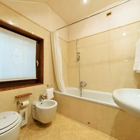 Lisbona 3* البندقية