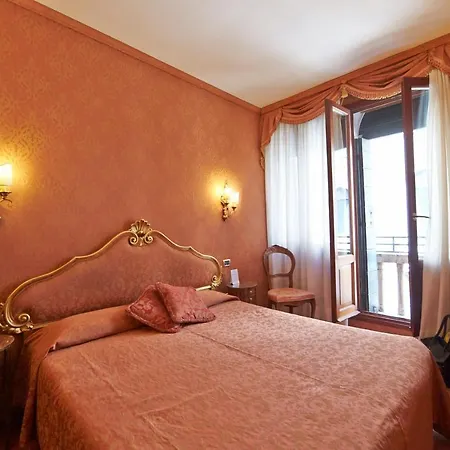 Lisbona 3* البندقية