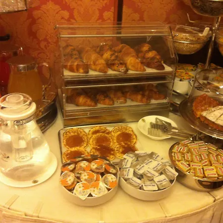 Lisbona מלון ונציה