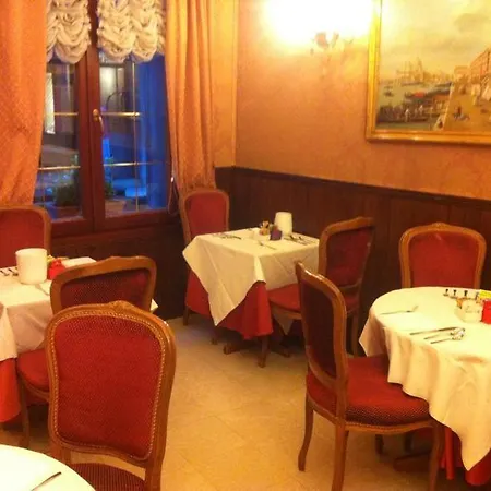 Lisbona מלון ונציה