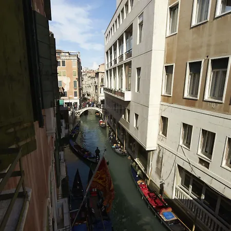 Lisbona Hotel Venise
